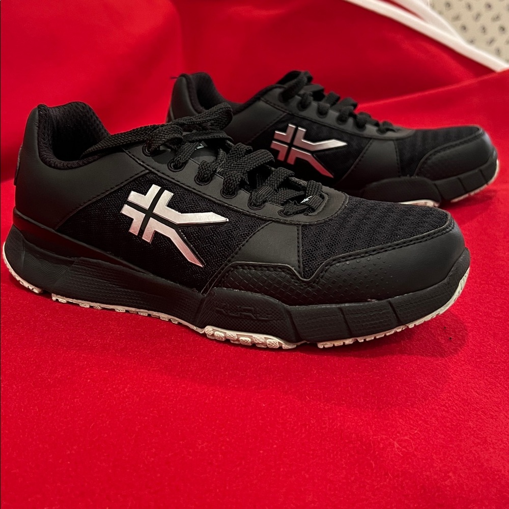 KURU Quantum Black & White. Women’s 8W